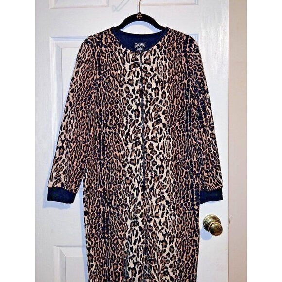 NICK & NORA Womens Leopard Print Footie Pajamas Cheetah One Piece Sz Small - Picture 6 of 12